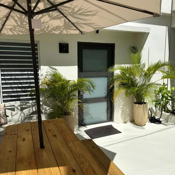 Tropical Studio, hotel in San Juan