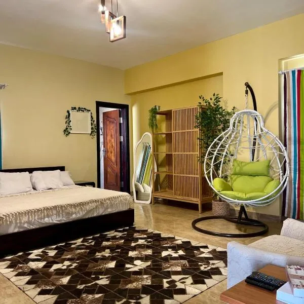 Yousrys Nest Cozy Rooftop Studio, hotel New cairo városában