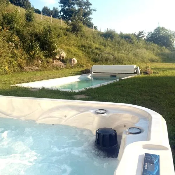 Les Hauts d Ainhoa - Countryside Studio with Hot Tub, hotel em Aïnhoa