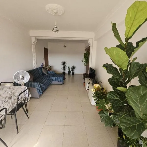 Travelers Paradise, hotel di Larnaka