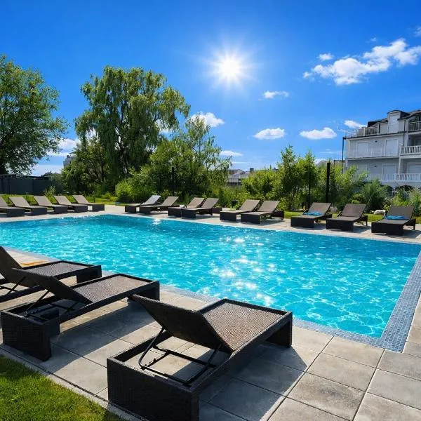 SPA-Residenz PRIVATE independent SELF-CATERING Apartment with private Garden BEST VALUE residential-style use, hotell sihtkohas Neusiedl am See