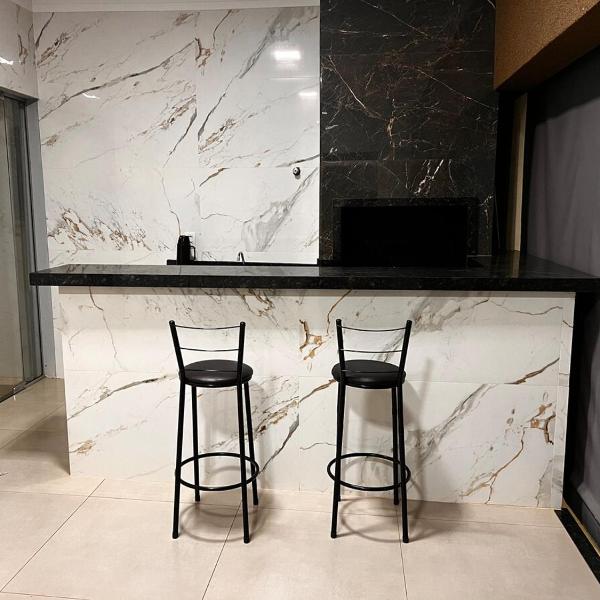 Casa nova com ar 2 quartos, 6 beliches pra até 12 pessoas - Foto 3