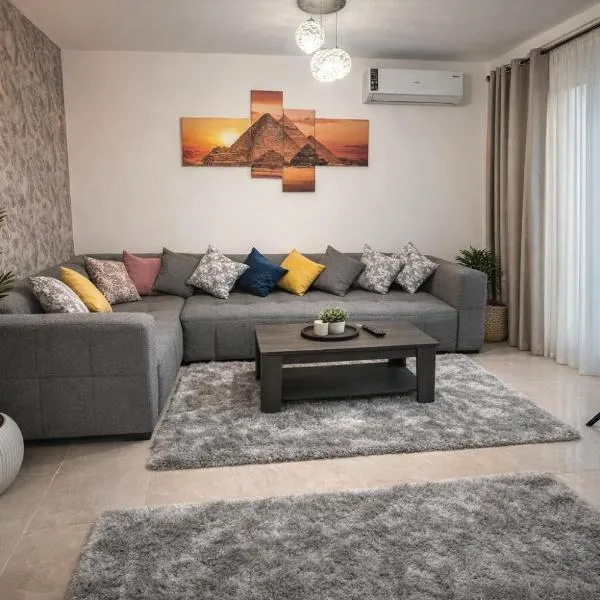 Luxurious 3-Bedroom Apartment in Madinaty, Cairo، فندق في Madinaty