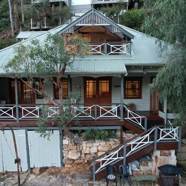 The Haven Cottage Point Sydney, Hotel in Cowan