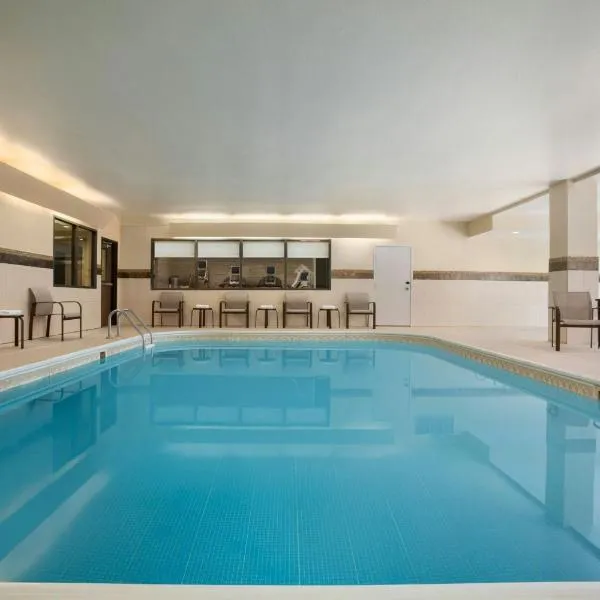 Courtyard by Marriott Springfield، فندق في سبرينغفيلد