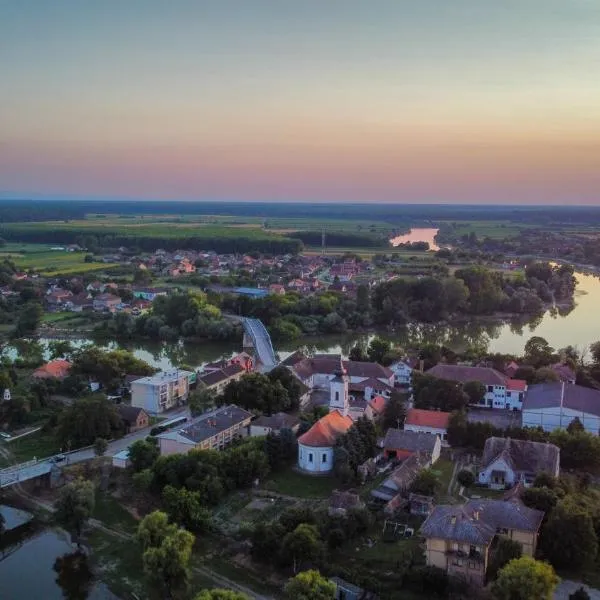 "Poetsko ćoše" Nikole Tesle 86, hotel i Morović