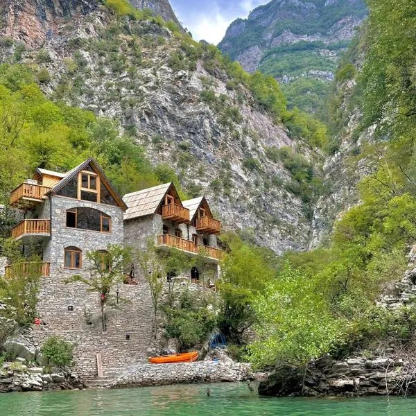 Te Konaku, Komani Lake, Hotel in Koman