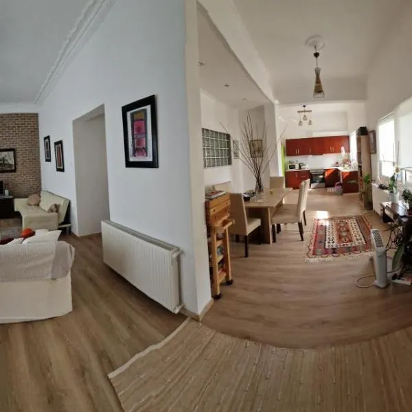 Anna's، فندق في بوليتيكا