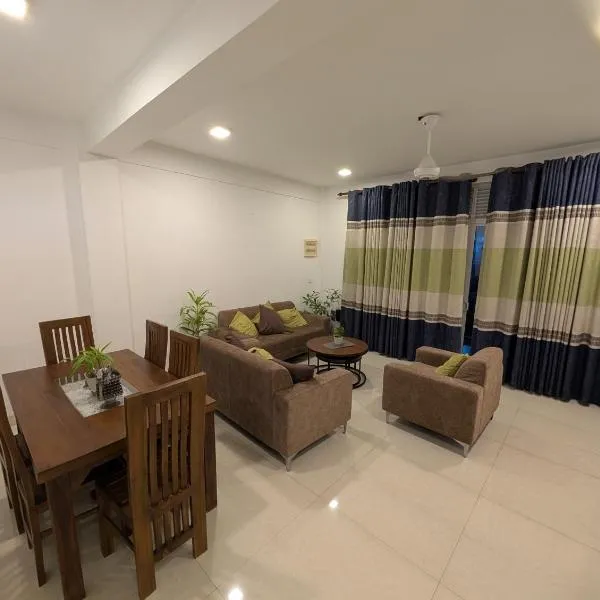 Beautiful 3BR City Apartment, hotel v mestu Sri Jayewardenepura Kotte