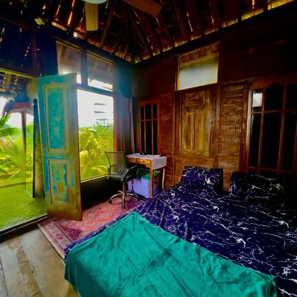 Kubu Yr 3, hotel i Jembrana