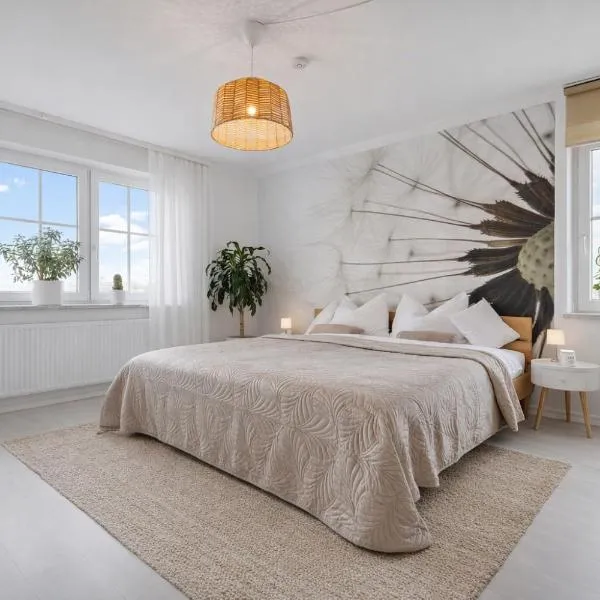 Wintergarten Wohnung mit Feldblick nahe Legoland, מלון בJettingen-Scheppach