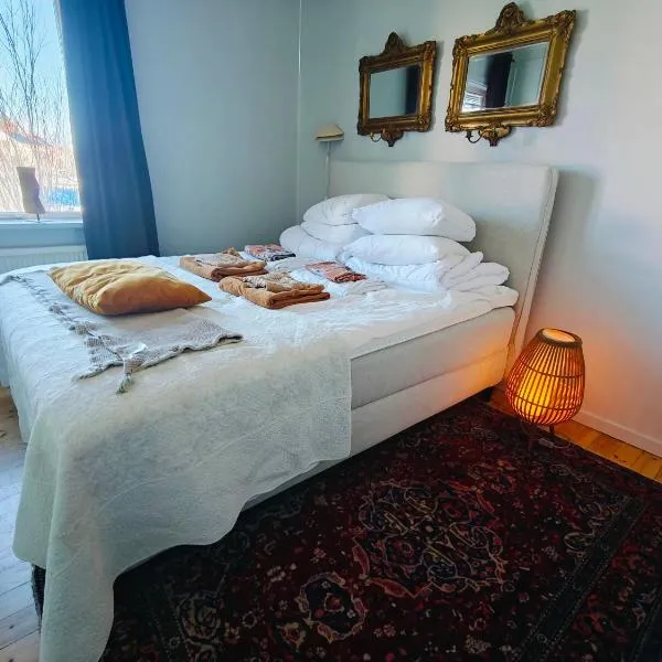 Central 2-rumslägenhet nära Centralstationen, Hotel in Umeå