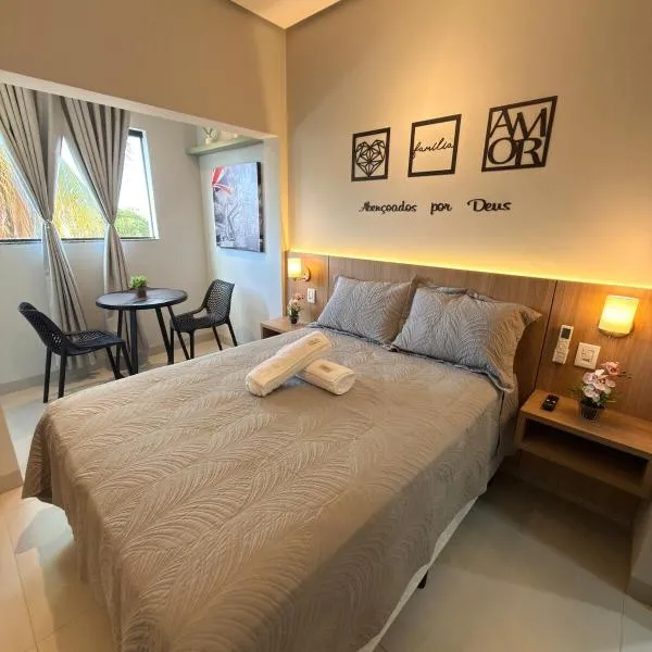 Flat Elegante, Prox ao BH e perfeito para Casais - Ar Cond e WI-FI, Hotel in Montes Claros