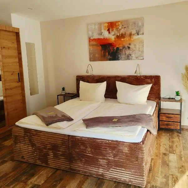 CJS Apartments - Chill or Drive am Nürburgring, new Box Spring Beds, new furniture, free Parking, WLan, TV-Streaming, Quiet Location, hotel in Rodder