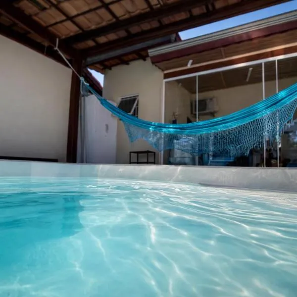Casa na Praia com Piscina Climatizada e Acessibilidade, hotel i Ilha Comprida
