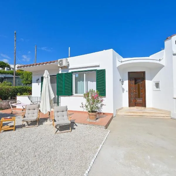 Viesnīca Villa Maddalena a Ischia 6 ospiti giardino, parcheggio, terrazzi e piscina pilsētā Ischia Town