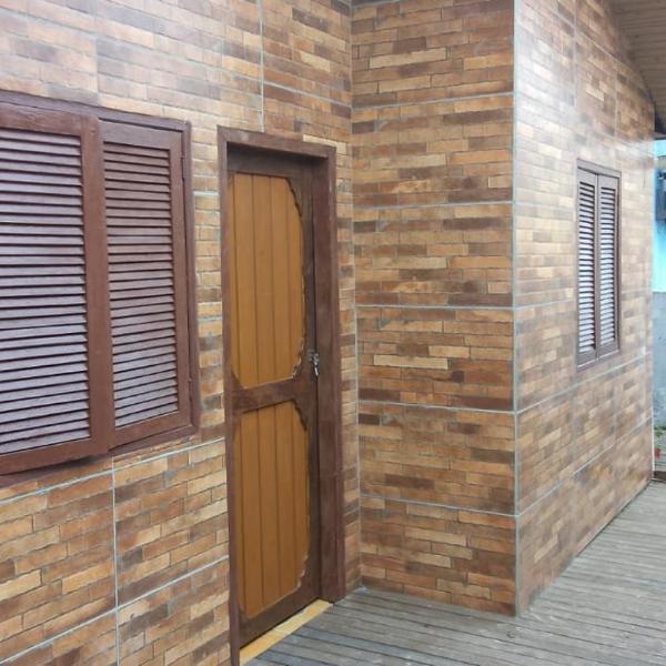 Aconchegante , espaçosa, acomoda 10 pessoas , centralizada perto da praia - Foto 2