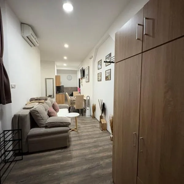 Apartman Valentino、Ozaljのホテル