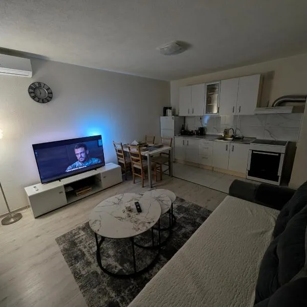Stan na Dan Apartman Doboj, khách sạn ở Doboj