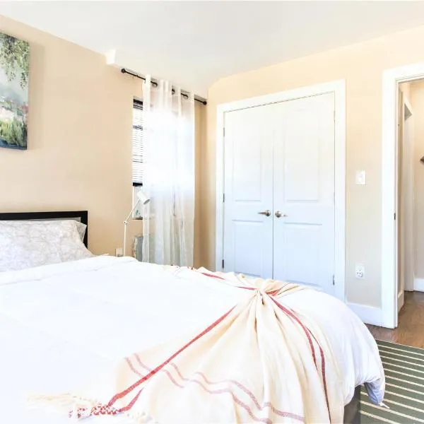 Tonel Paradise 1BR private entrance Near JFK, hotel a Rosedale