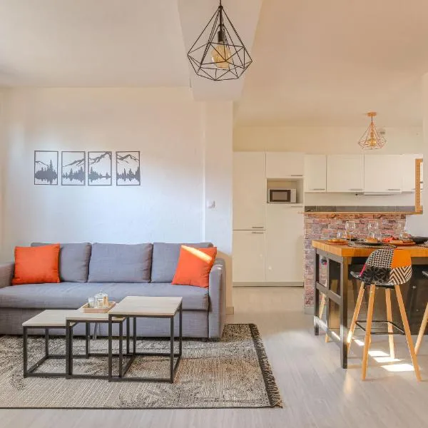 Appartement business proche gare, Wifi fibre, hotel in Couzon-au-Mont-dʼOr