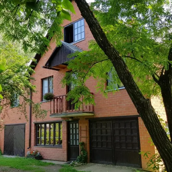 Namiņš Brīviņi, hotel sa Jaunjelgava