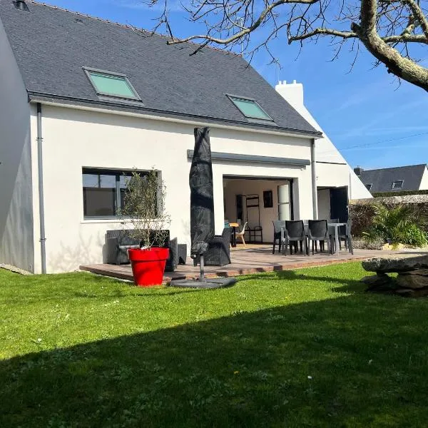 MAISON NEUVE LUMINEUSE AU CALME PROCHE DES PLAGEs, hotel i Quiberon
