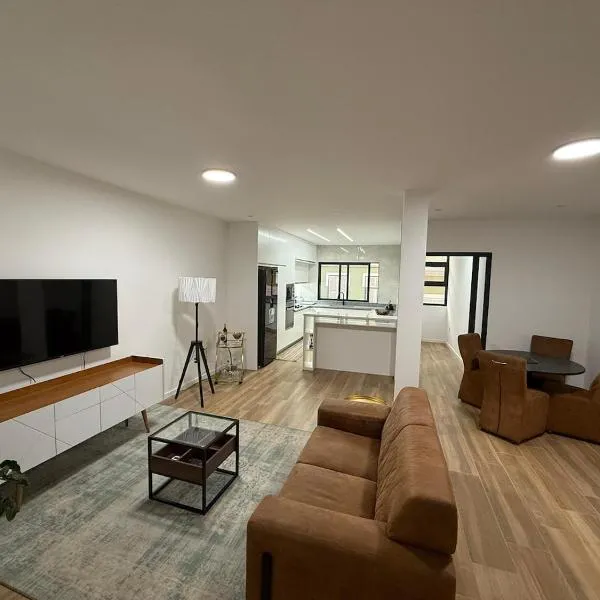 Premium Apartment in the Heart of Mindelo - 2 Ensuites, hotel in Mindelo