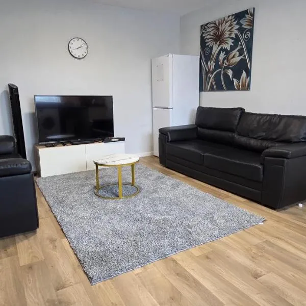 Reardon near warwick hospital, free parking, fast wifi, sleeps 5, hotel a Warwick