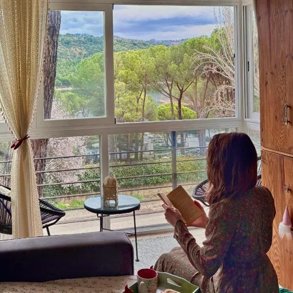 Nibelungos House - Alojamiento turístico frente al Pantano de San Juan - 3 min a pie, מלון בסן מרטין דה ואלדאיגלסיאס