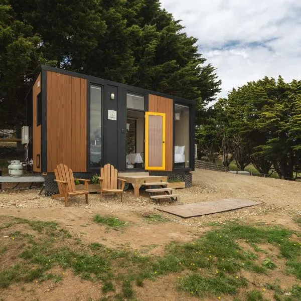 Sunset Hill by Tiny Away, hotel di Dollar