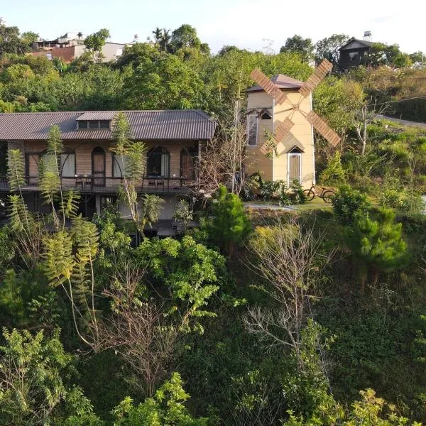 Peaceful Waterfall Homestay - Nhà Bên Thác, hotel di Hoat