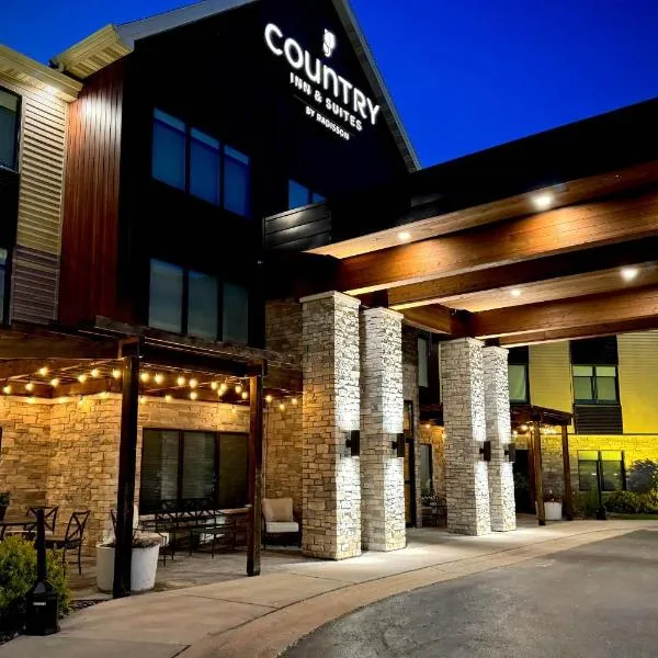 Country Inn & Suites by Radisson, Appleton Airport - Fox River Mall Area，阿普爾頓的飯店