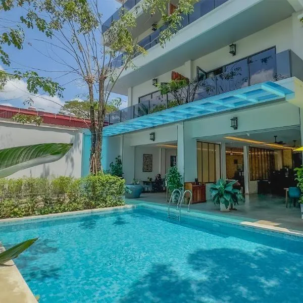 Smile Boutique Hotel by EHM, hotel di Phnom Penh