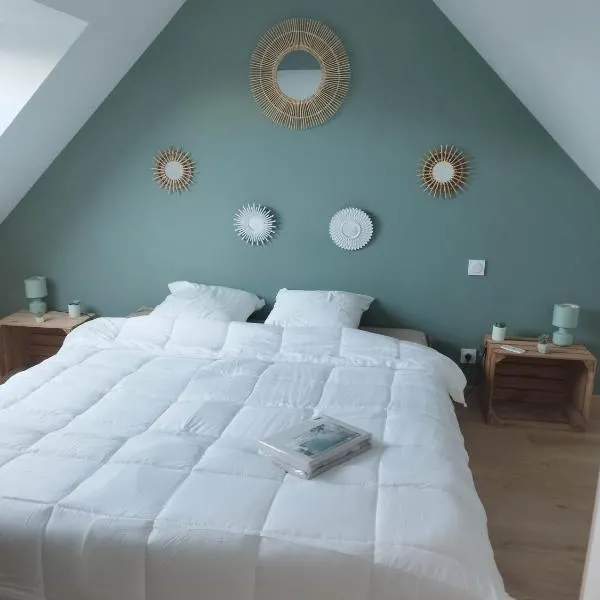 Charmant appartement bord de rance: Pleudihen-sur-Rance şehrinde bir otel