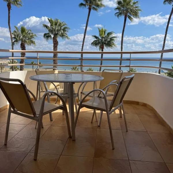 Ithaki Phinikoudes Apartment No. 201, hotel din Larnaca