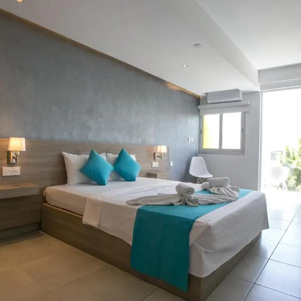 Flora Maria Suites, מלון באיה נאפה