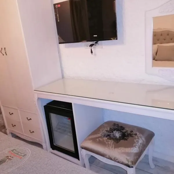 kaktüshan otel – hotel w mieście Alaçatı