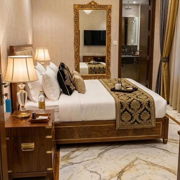 Hotel Ambience Plaza Near IGI Airport Delhi, hotel sa Champawat