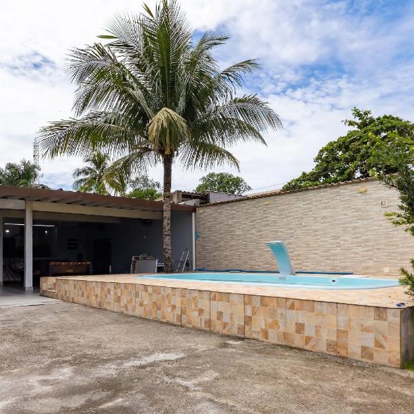 Casa com piscina a 180m da Praia de Boraceia