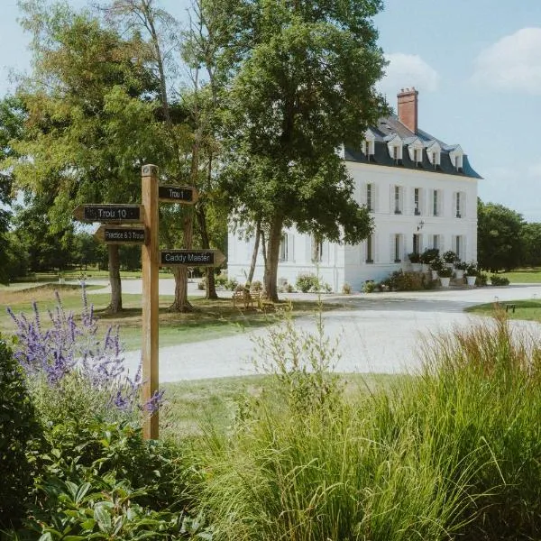 Domaine Du Roncemay - Hôtel, Restaurants, Spa & Golf, Hotel in Aillant-sur-Tholon