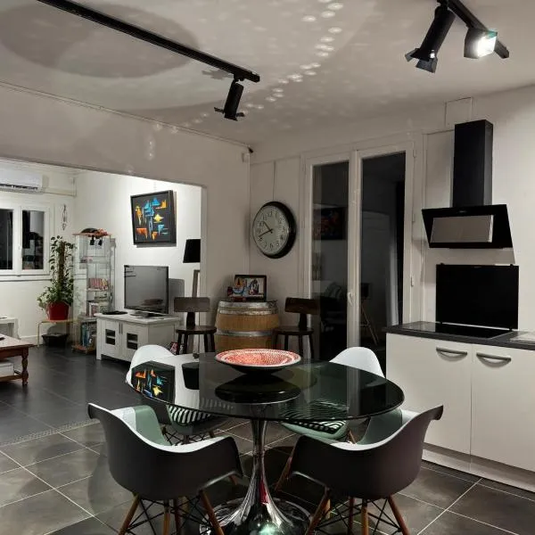 Dormez chez une artiste peintre, Hotel in Caux