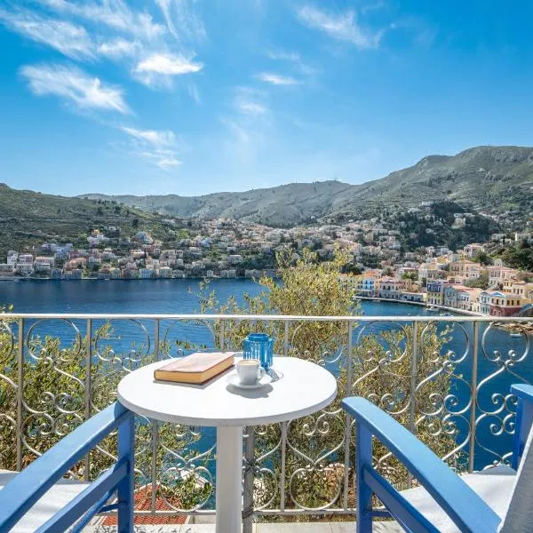 Artiki's Studios - Sea & Harbour View Apartments in Symi, hotell i Symi