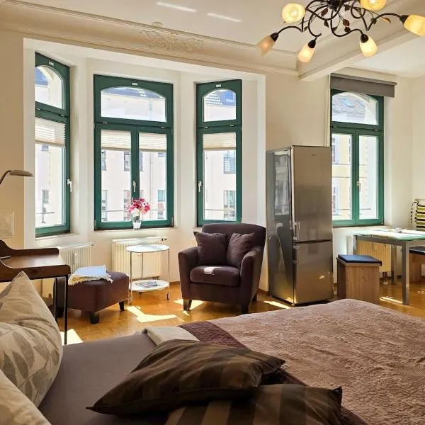 Viesnīca Helles Jugendstilstudio mit Home-Office und Garten Leipcigā