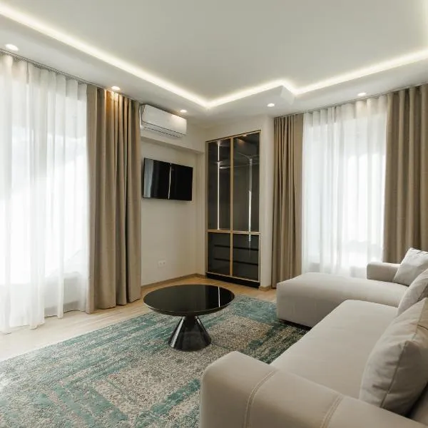 Luxury Airport Apartment with Balcony Cozy & Modern, hotel di Chişinău