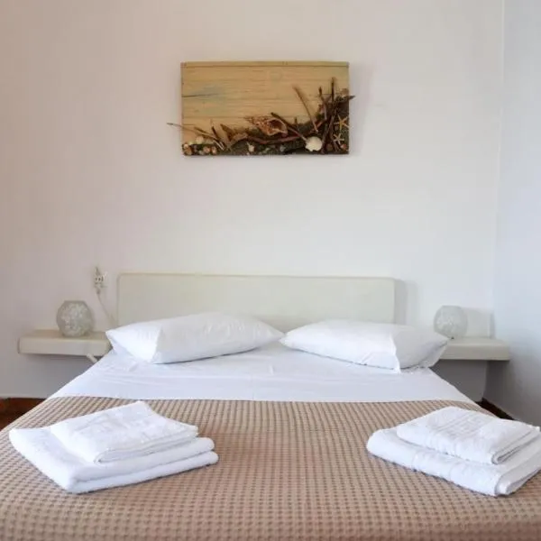 Anna Rooms Kythnos, hotelli kohteessa Kanala