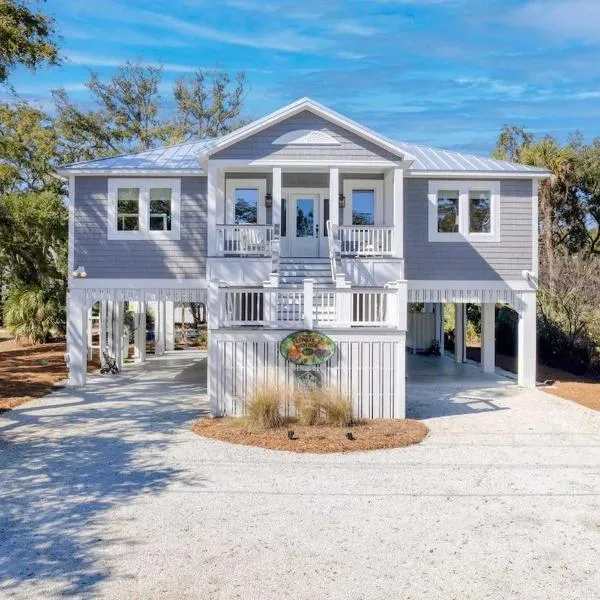 Jungle House, Pet Friendly, Luxury New Edisto Hom, Hotel in Edisto Island
