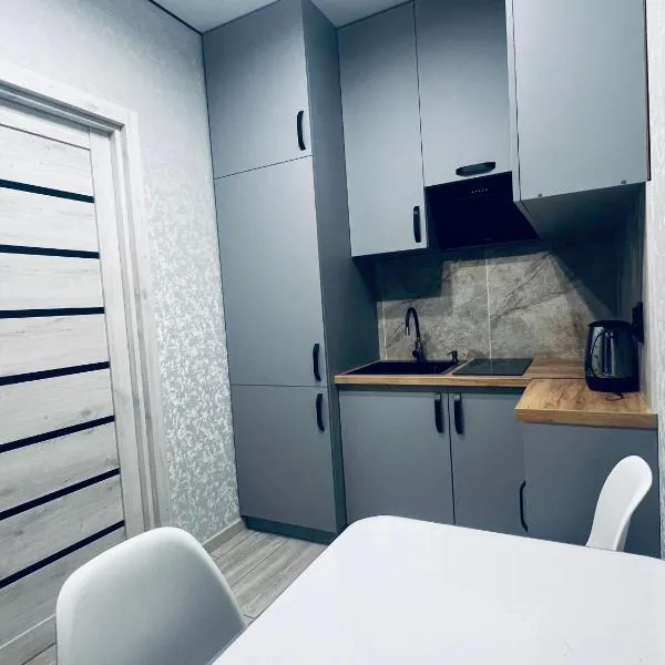 Апартаменти в ЖК А плюс Я, Hotel in Kropywnyzkyj