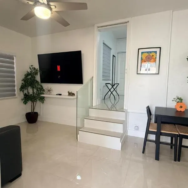 Comfortable modern apartment- central location., hotelli Miamissa