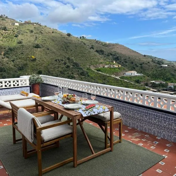 El Cocodrilo - Heated Pool, Sea view , 10 min to beach, hotelli kohteessa Algarrobo